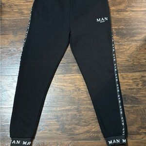 Boohoo Man Black tapered Jogger Pants size XL